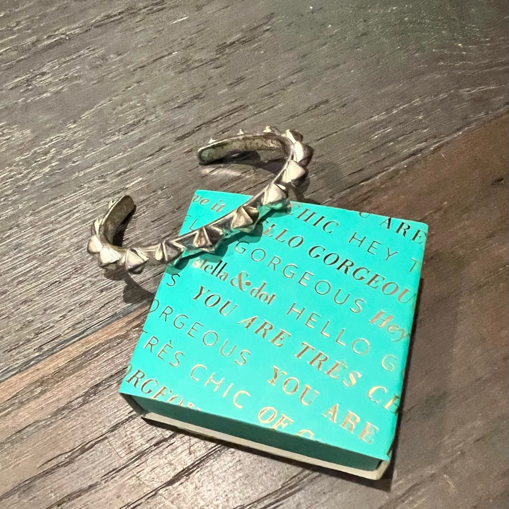 Stella & Dot Silver Spike bracelet. EUC
